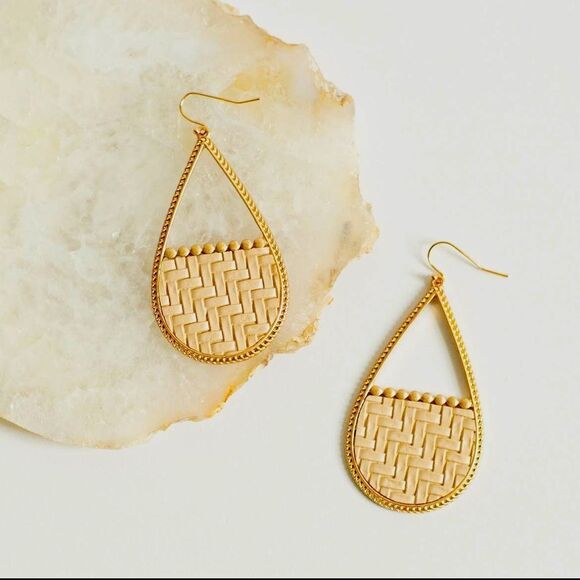 Tear Drop Earrings - Picture 1 of 2